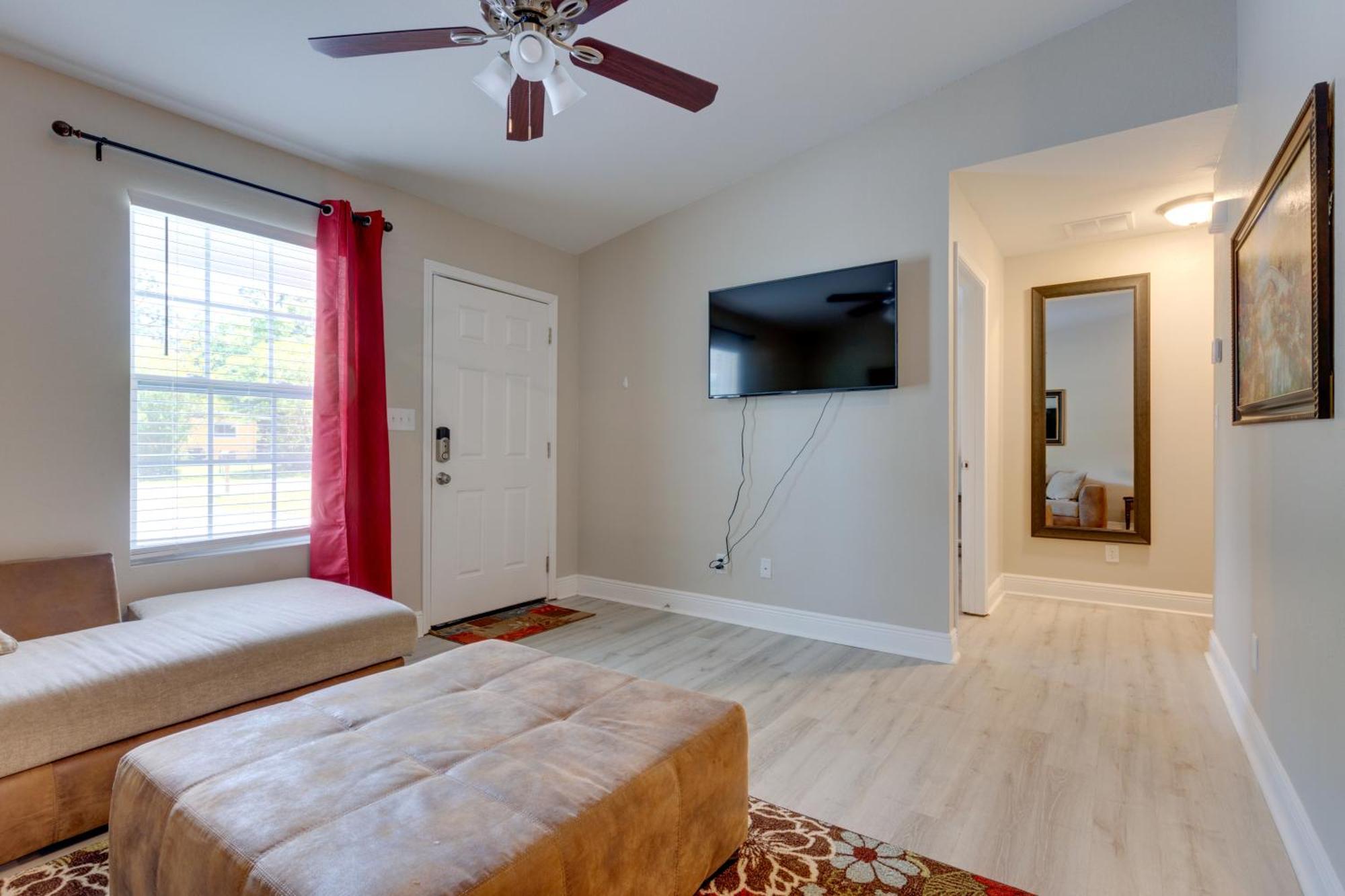 Dog-Friendly Pensacola Duplex About 7 Mi To Downtown Apartment Exterior photo