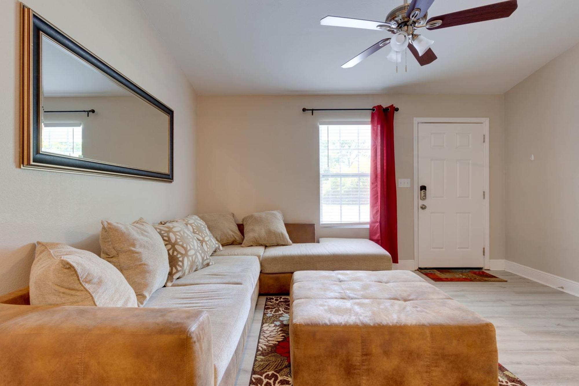 Dog-Friendly Pensacola Duplex About 7 Mi To Downtown Apartment Exterior photo