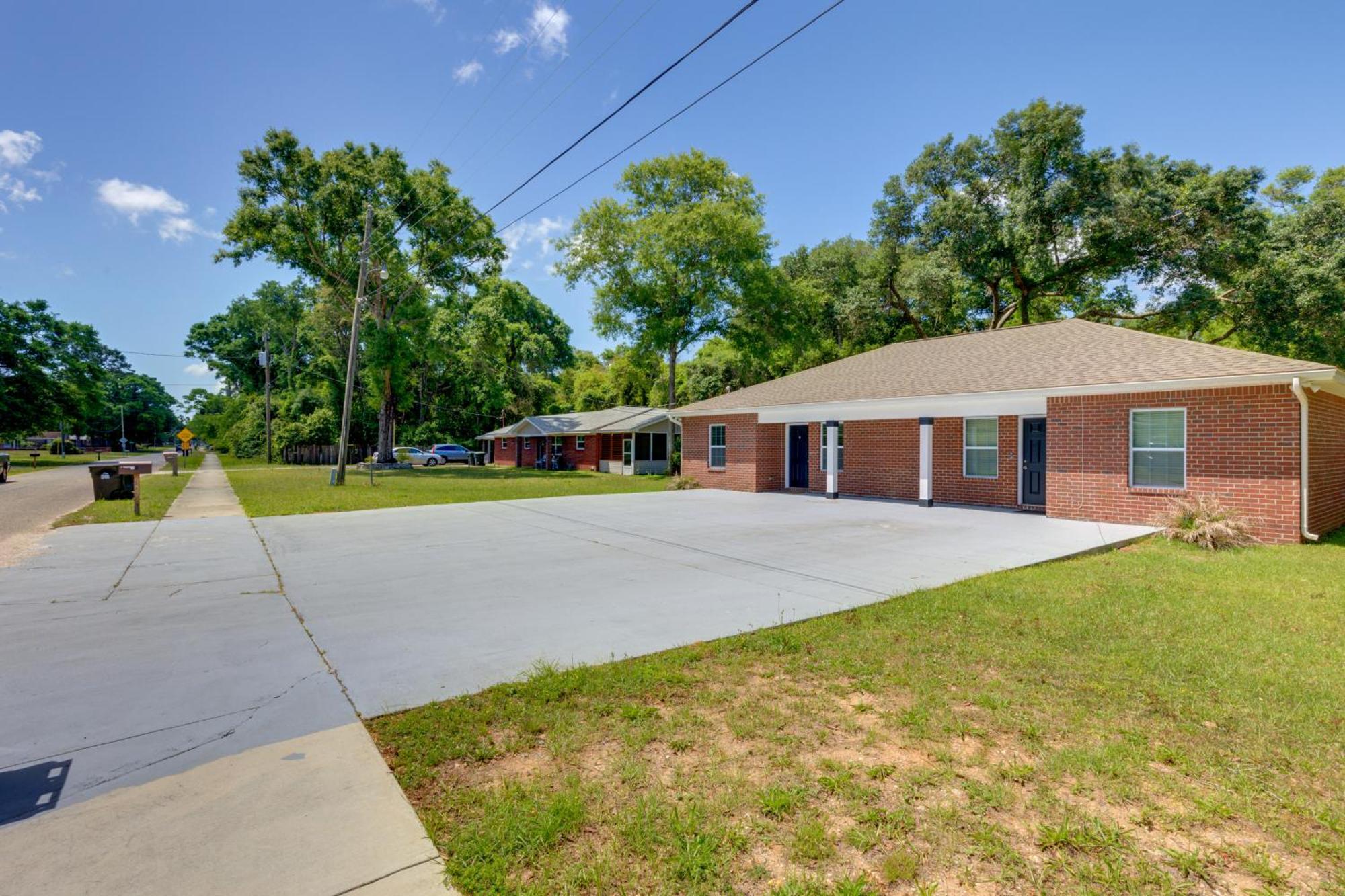 Dog-Friendly Pensacola Duplex About 7 Mi To Downtown Apartment Exterior photo