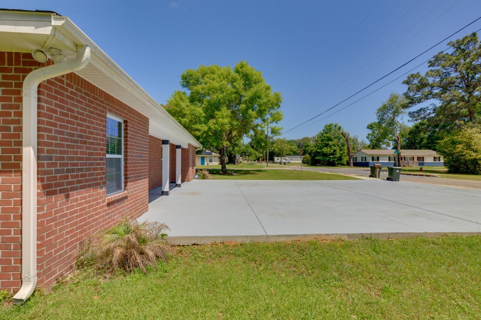 Dog-Friendly Pensacola Duplex About 7 Mi To Downtown Apartment Exterior photo